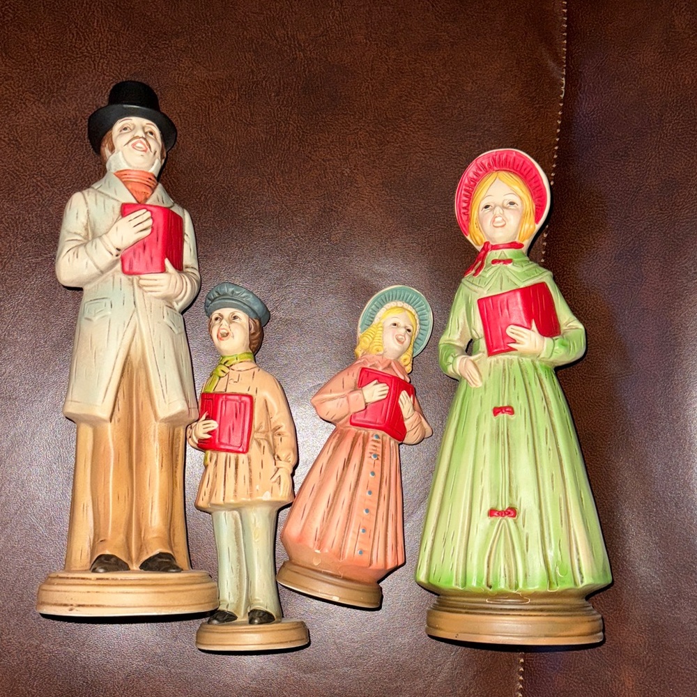 The MIL set | Holiday Dickens’ Caroler Figurine | Set of 4